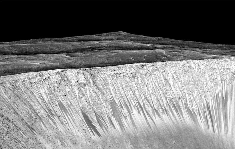 ناسا رسما اعلام کرد: روی مریخ، آب‌‌ جاری وجود دارد