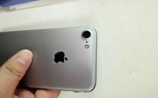 iPhone-7-Grey-2